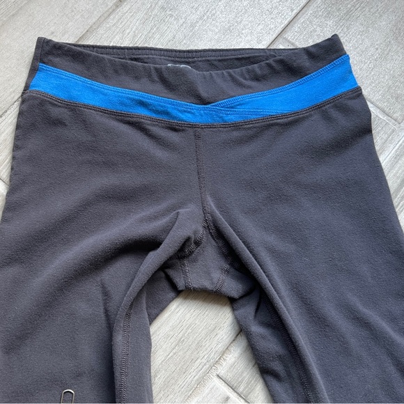 XS Tall workout pant in charcoal grey. GUC 31” long inseam - Picture 6 of 8